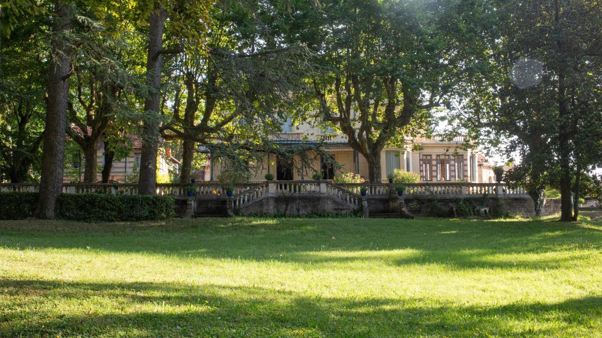 Hotel-Musee Villa Bagatelle Ириньи Экстерьер фото